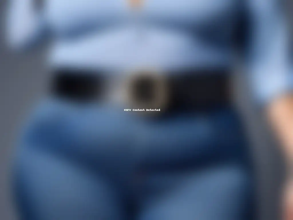Guía de estilo: Cinturones para realzar la moda plus size Modelo plus size luciendo cinturones en outfits elegantes